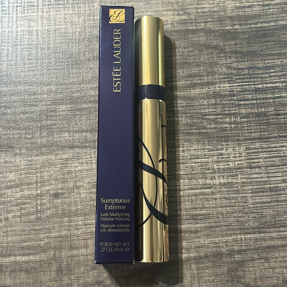 Estée Lauder call sumptuous, extreme lash multiplying volume mascara
